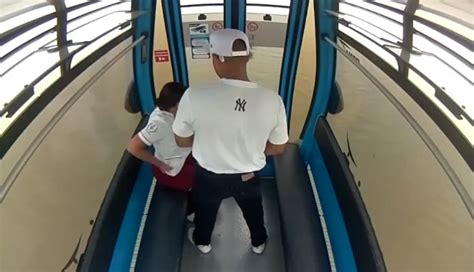 Video de la aerovía Guayaquil Twitter, una pareja es。